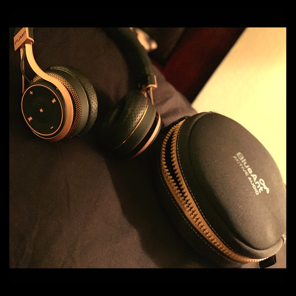 Blue Amp Bluetooth headphones